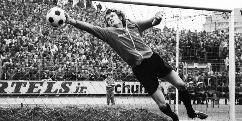 Sepp Maier là thủ thành vĩ đại bậc nhất của Die Mannschaft