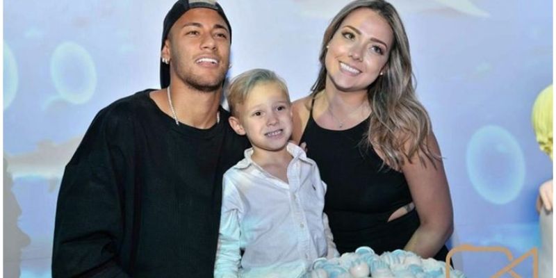 Người yêu đã có con trai với Neymar